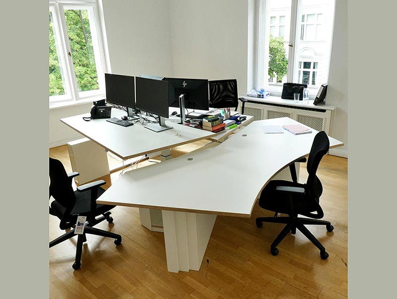 Tisch Seite R1 Tisch Seite